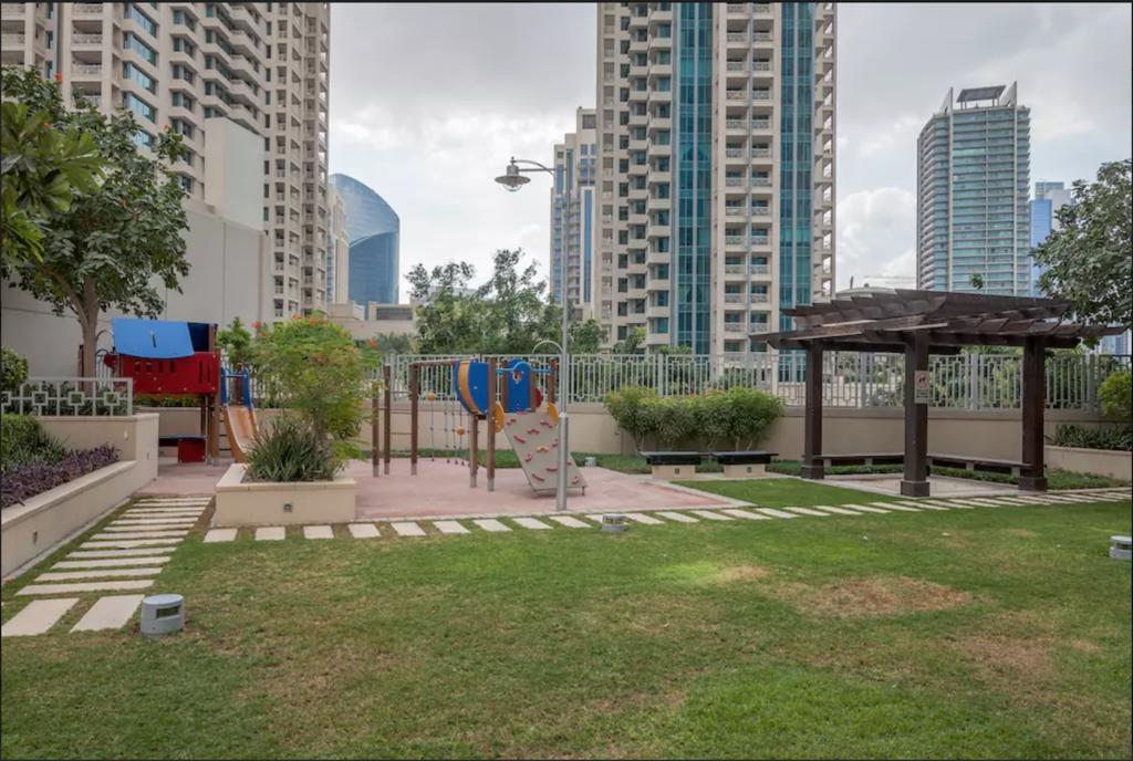 Faraway Homes - Burj Residences Dubai Bagian luar foto